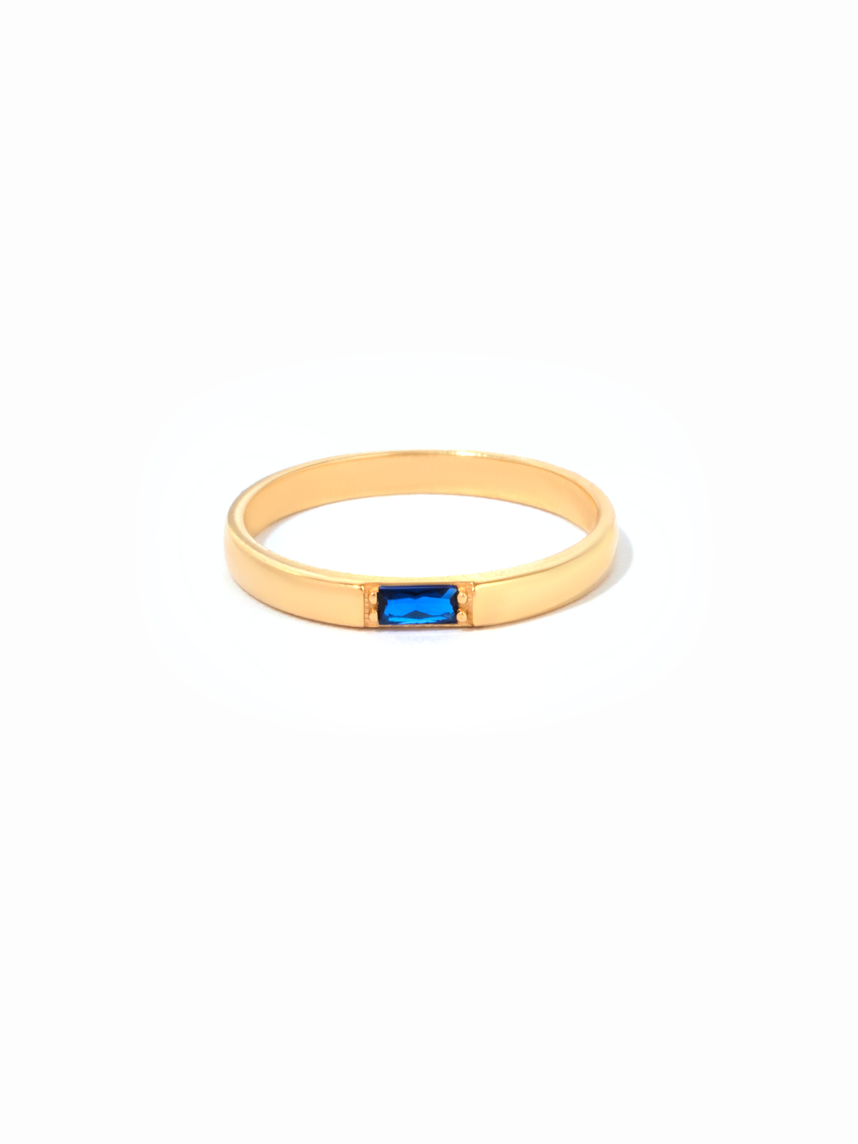 9ct Yellow Gold Baguette Cut Gemstone Ring - Dark Blue