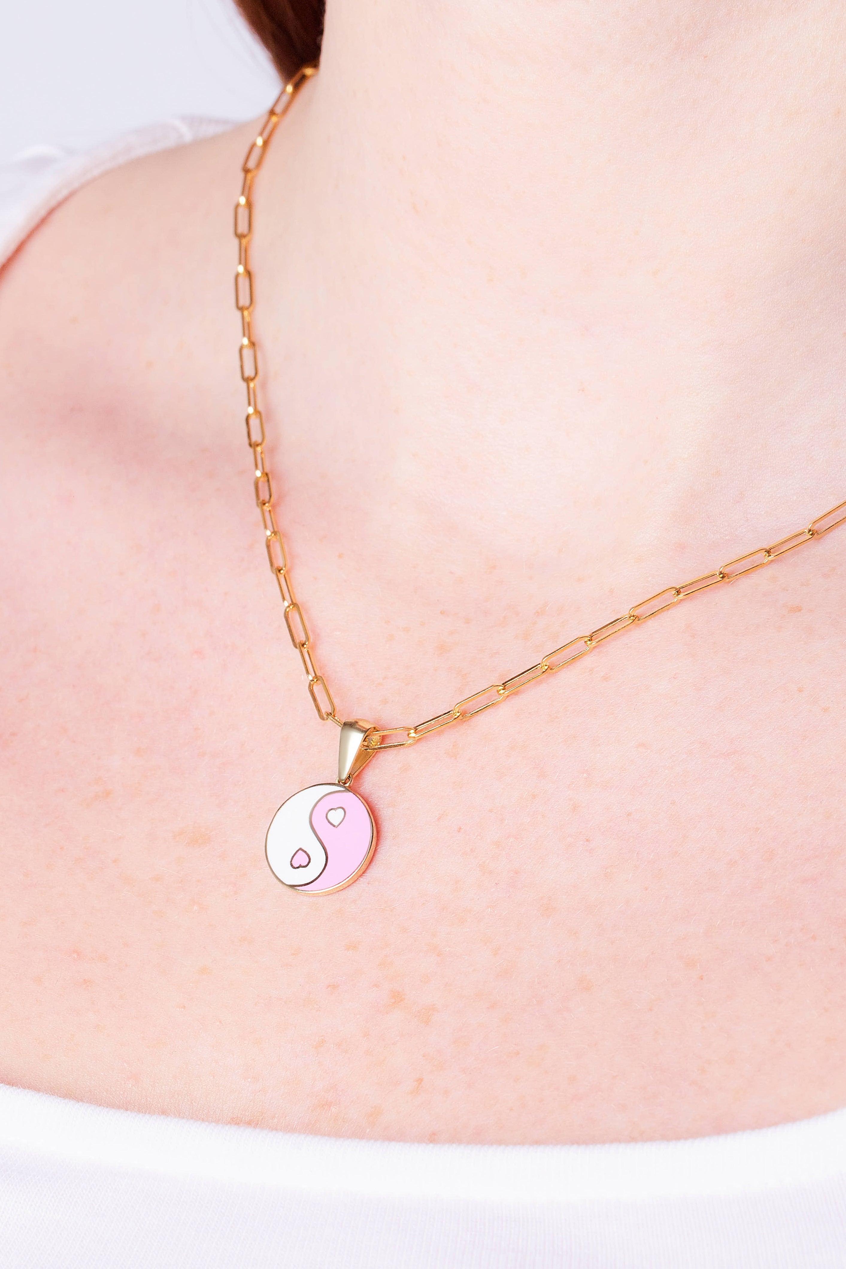 18ct Yellow Gold Chain with Ying & Yang Pendant - Pink & White